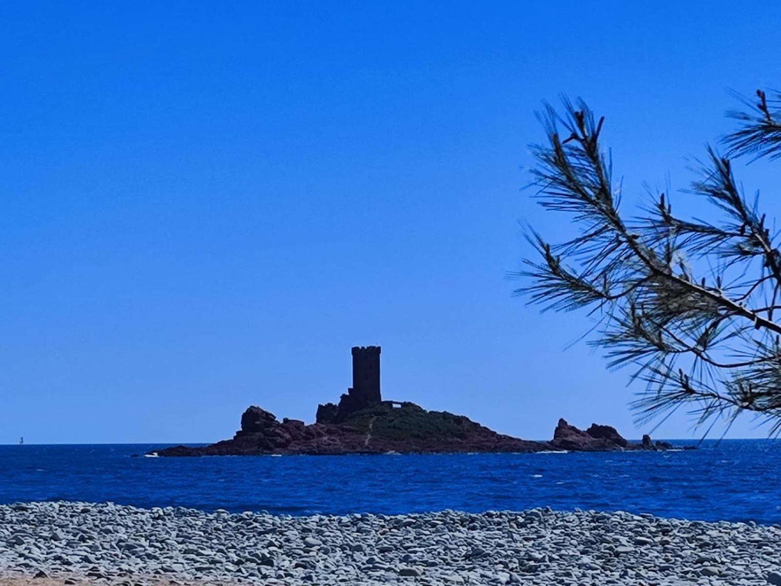 Cozy Apartment In Agay With Stunning Views Saint-Raphael  Bagian luar foto